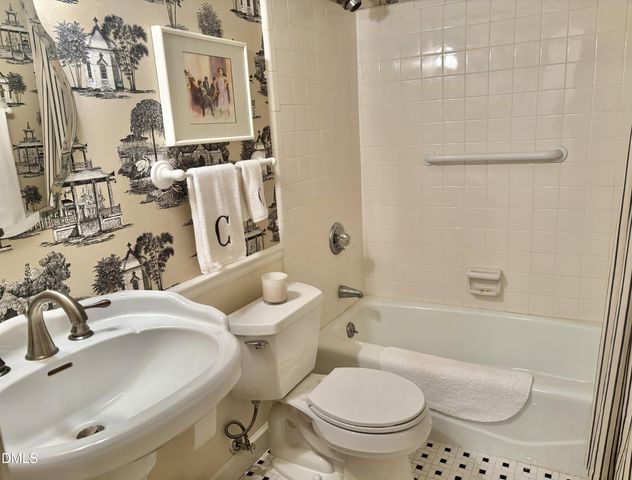 180 Montrose Drive, Durham, NC 27707