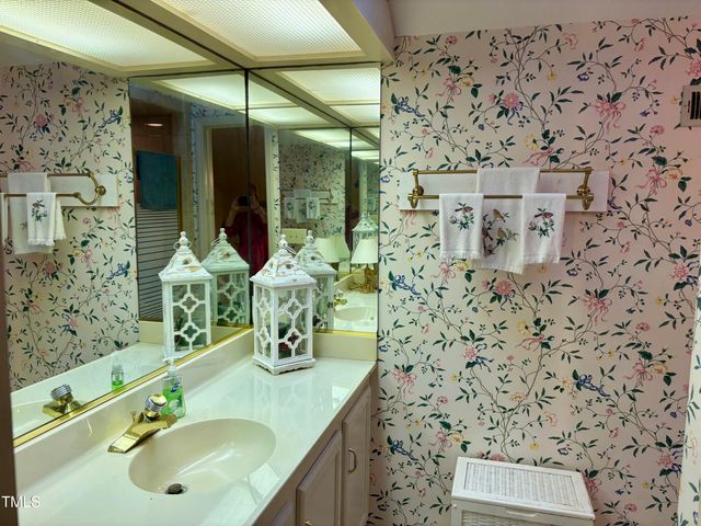 180 Montrose Drive, Durham, NC 27707