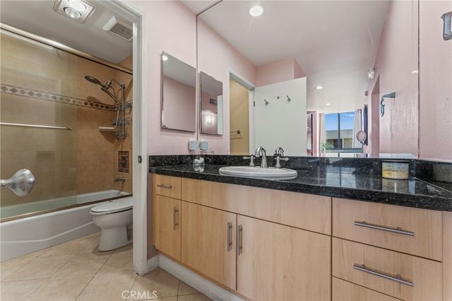 7826 Topanga Canyon Blvd 308, Canoga Park, CA 91304