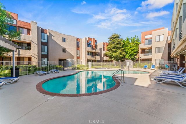 7826 Topanga Canyon Blvd 308, Canoga Park, CA 91304