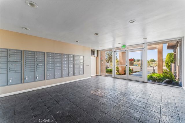 7826 Topanga Canyon Blvd 308, Canoga Park, CA 91304