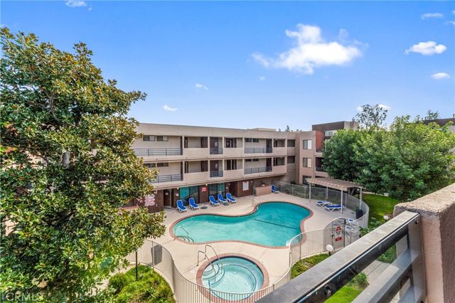 7826 Topanga Canyon Blvd 308, Canoga Park, CA 91304