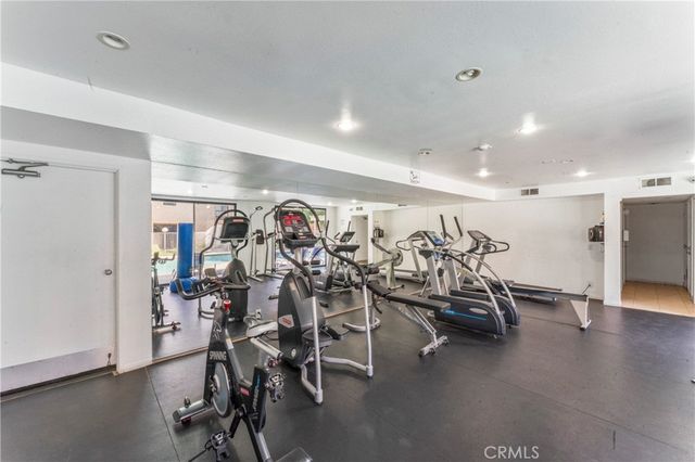 7826 Topanga Canyon Blvd 308, Canoga Park, CA 91304
