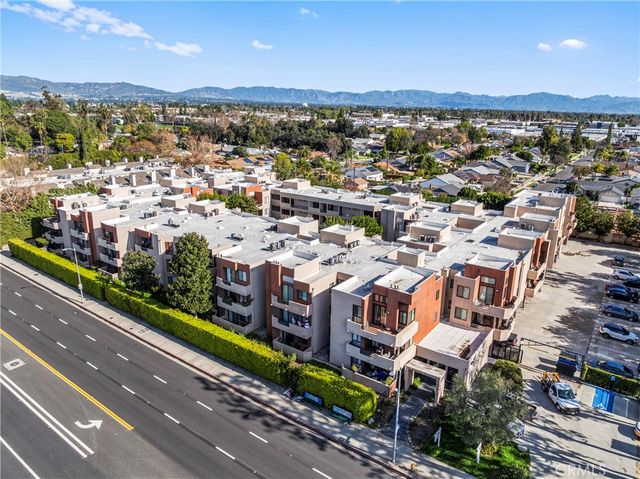 7826 Topanga Canyon Blvd 308, Canoga Park, CA 91304
