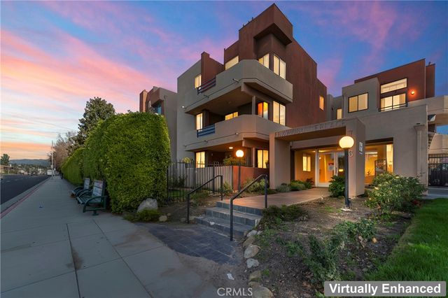 7826 Topanga Canyon Blvd 308, Canoga Park, CA 91304