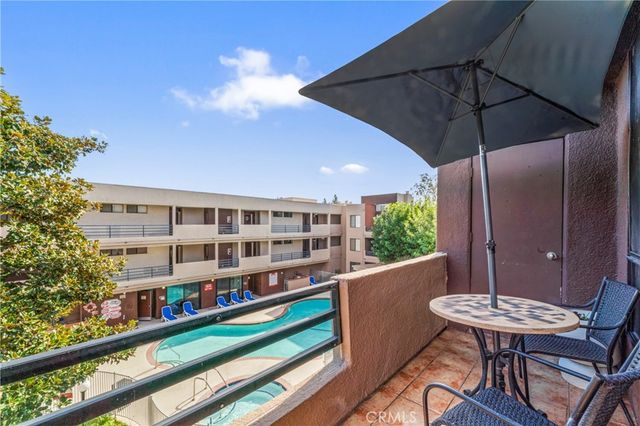 7826 Topanga Canyon Blvd 308, Canoga Park, CA 91304