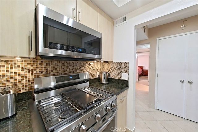 7826 Topanga Canyon Blvd 308, Canoga Park, CA 91304