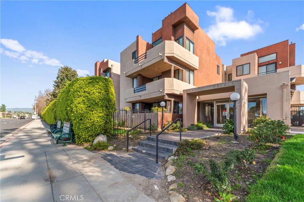 7826 Topanga Canyon Blvd 308, Canoga Park, CA 91304