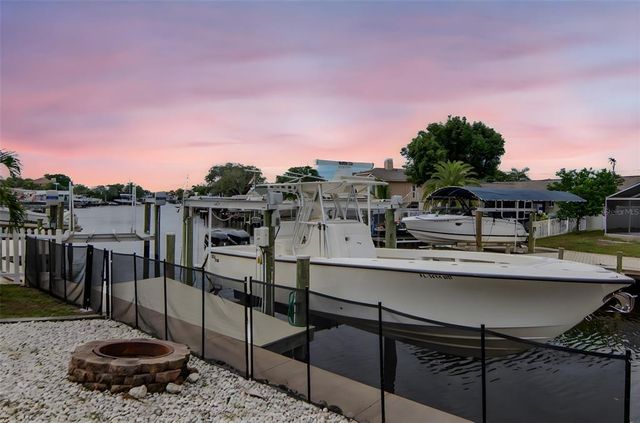 415 CROSSWINDS DRIVE, Palm Harbor, FL 34683