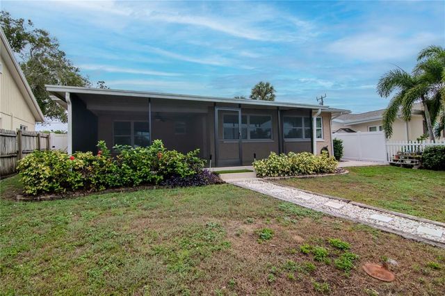 415 CROSSWINDS DRIVE, Palm Harbor, FL 34683