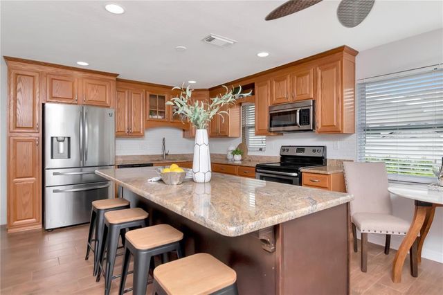 415 CROSSWINDS DRIVE, Palm Harbor, FL 34683