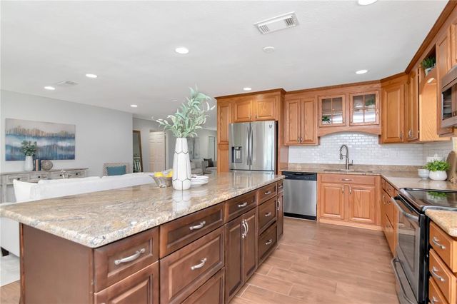 415 CROSSWINDS DRIVE, Palm Harbor, FL 34683