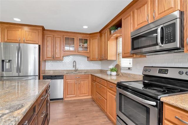 415 CROSSWINDS DRIVE, Palm Harbor, FL 34683