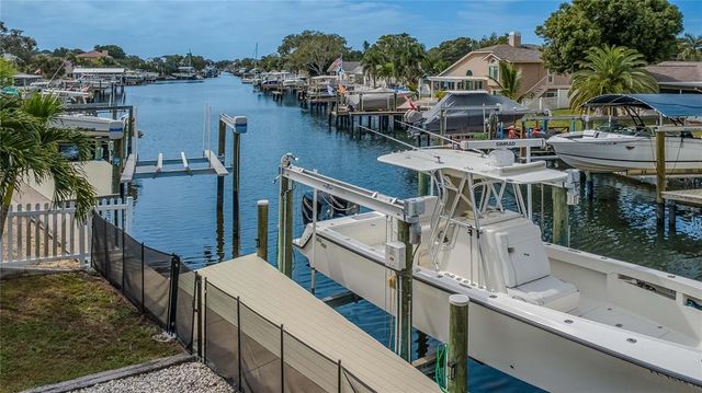 415 CROSSWINDS DRIVE, Palm Harbor, FL 34683