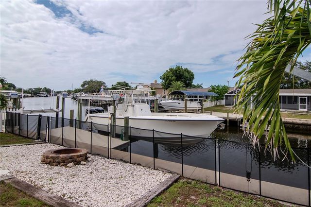 415 CROSSWINDS DRIVE, Palm Harbor, FL 34683