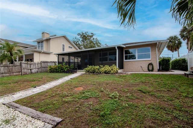 415 CROSSWINDS DRIVE, Palm Harbor, FL 34683