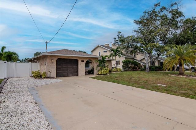 415 CROSSWINDS DRIVE, Palm Harbor, FL 34683