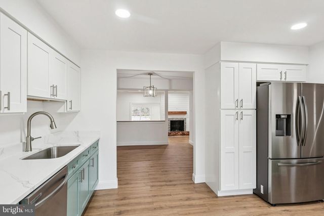 27 FAWNHOLLOW CT, Medford, NJ 08055