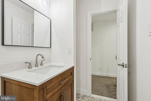 27 FAWNHOLLOW CT, Medford, NJ 08055