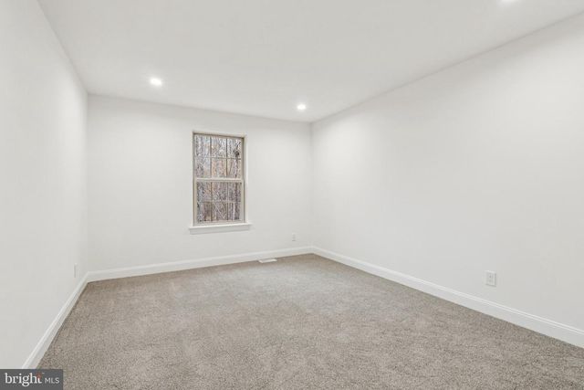 27 FAWNHOLLOW CT, Medford, NJ 08055