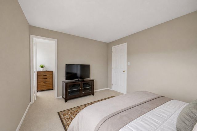 233 S HILL DR, Westampton, NJ 08060