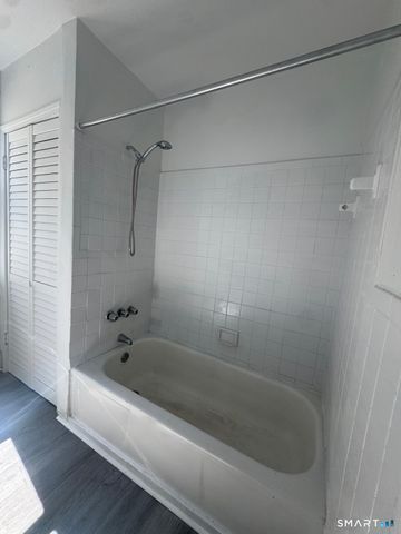 265 6th Street, Bridgeport, CT 06607