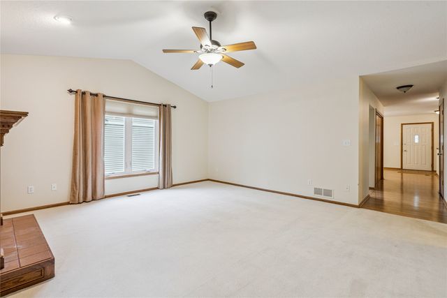 1204 SE Mallard Creek Drive, Ankeny, IA 50021