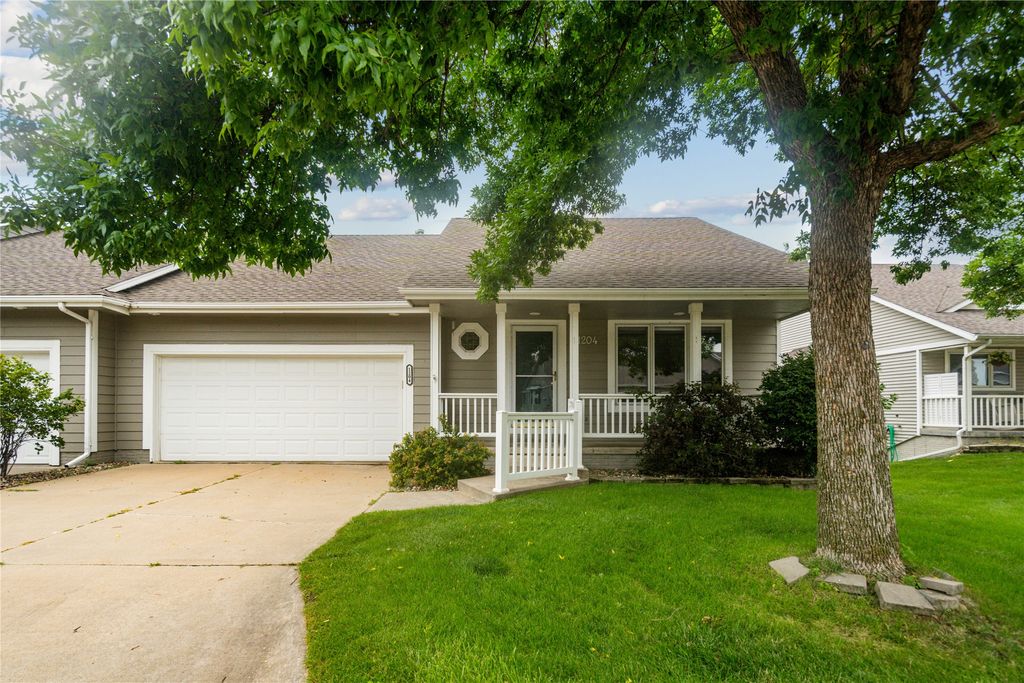 1204 SE Mallard Creek Drive, Ankeny, IA 50021