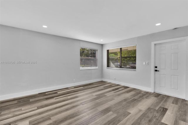 329 SW 1st Ct 1, Pompano Beach, FL 33060