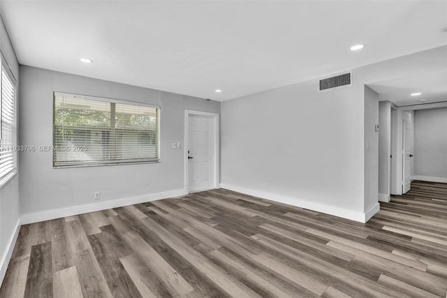 329 SW 1st Ct 1, Pompano Beach, FL 33060