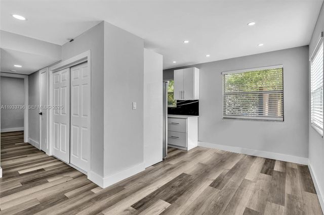 329 SW 1st Ct 1, Pompano Beach, FL 33060