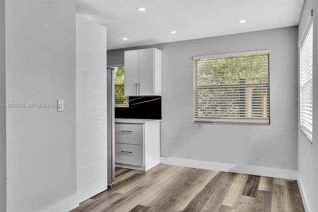 329 SW 1st Ct 1, Pompano Beach, FL 33060