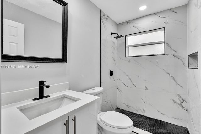 329 SW 1st Ct 1, Pompano Beach, FL 33060