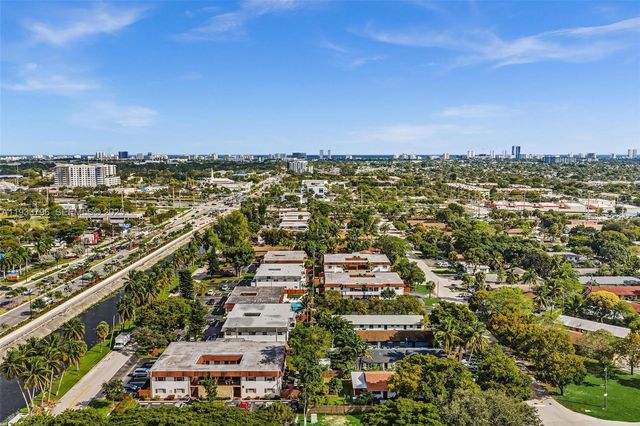 329 SW 1st Ct 1, Pompano Beach, FL 33060