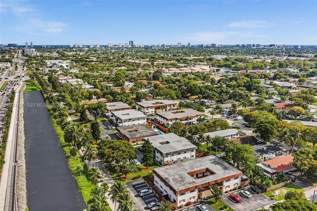 329 SW 1st Ct 1, Pompano Beach, FL 33060