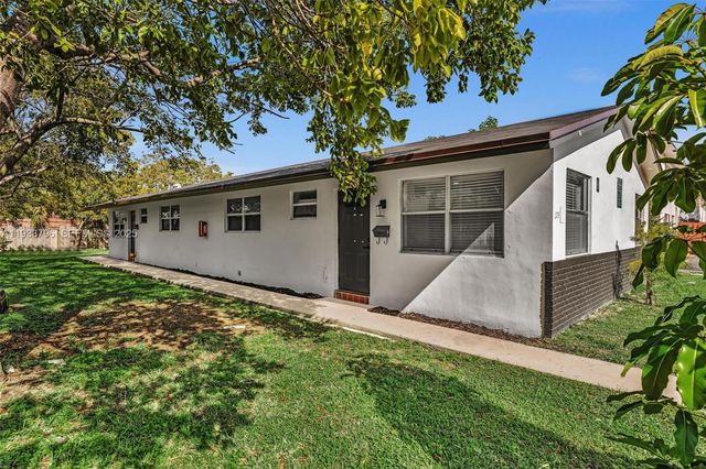 329 SW 1st Ct 1, Pompano Beach, FL 33060