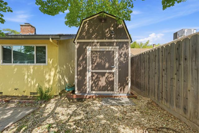 1623 Sandalwood Dr, Modesto, CA 95350