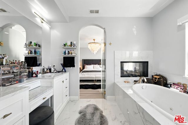 23971 De Ville Way, Malibu, CA 90265