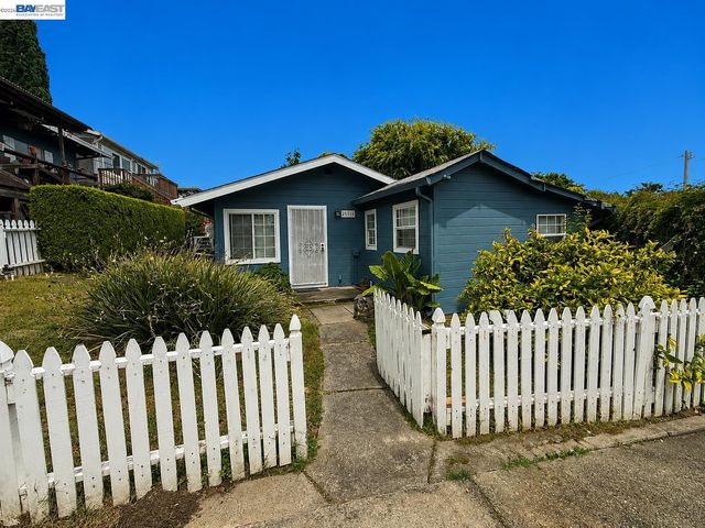 25325 Windfeldt Rd, Hayward, CA 94541