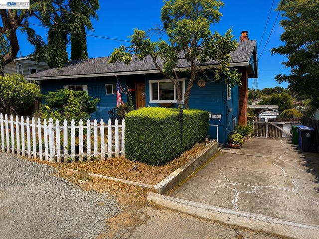 25325 Windfeldt Rd, Hayward, CA 94541