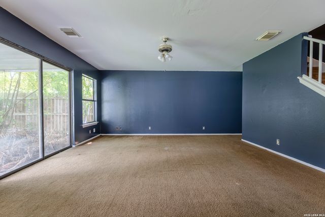 6822 Misty Field Dr, Converse, TX 78109