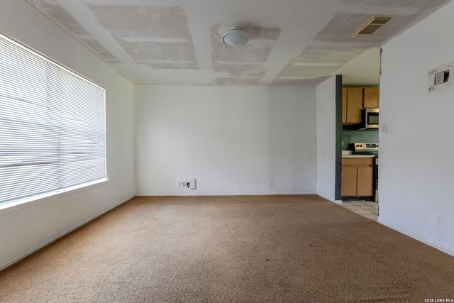 6822 Misty Field Dr, Converse, TX 78109