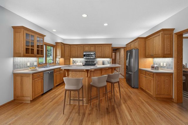 2937 Oakview Drive NE, Rochester, MN 55906