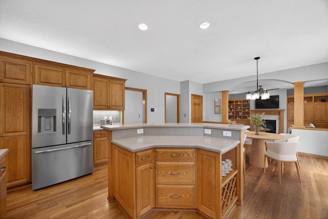 2937 Oakview Drive NE, Rochester, MN 55906