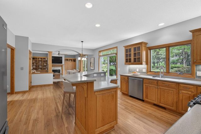 2937 Oakview Drive NE, Rochester, MN 55906
