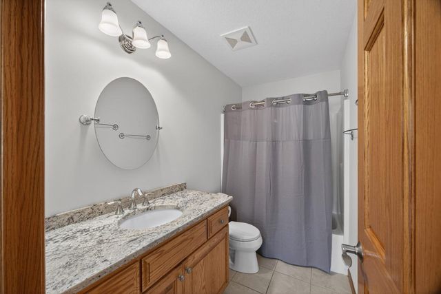 2937 Oakview Drive NE, Rochester, MN 55906