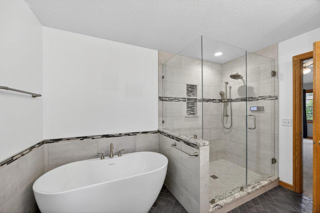 2937 Oakview Drive NE, Rochester, MN 55906