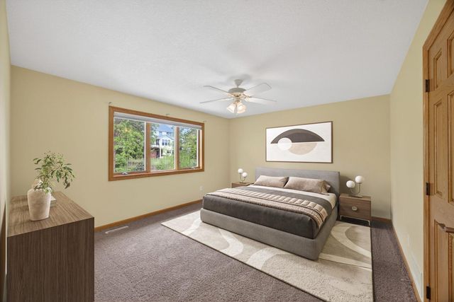 2937 Oakview Drive NE, Rochester, MN 55906