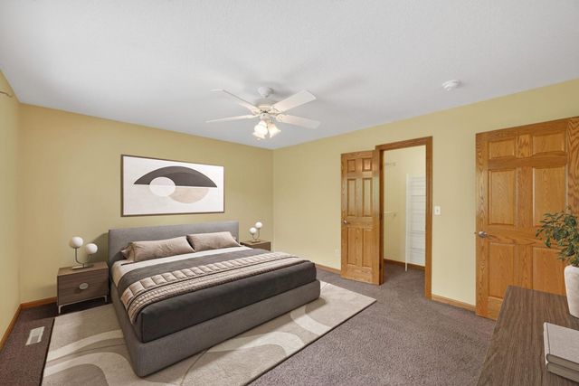 2937 Oakview Drive NE, Rochester, MN 55906