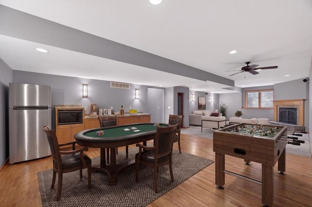2937 Oakview Drive NE, Rochester, MN 55906